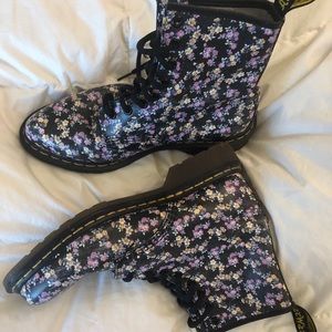 FLORAL DOC MARTENS LOTTIE 💐💐